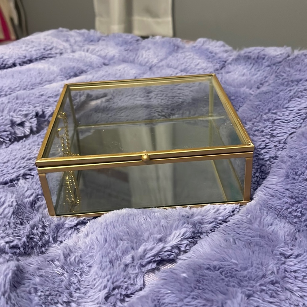 Jewelery box